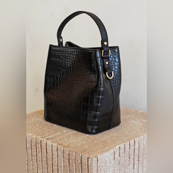 NWT AOTA Vegan Faux Croc Textured Leather Black Bucket Bag - Picture 5 of 16